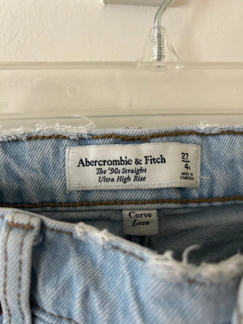 Abercrombie & Fitch Light Wash Straight Leg Jeans with Knee Rip - Picture 2 of 2